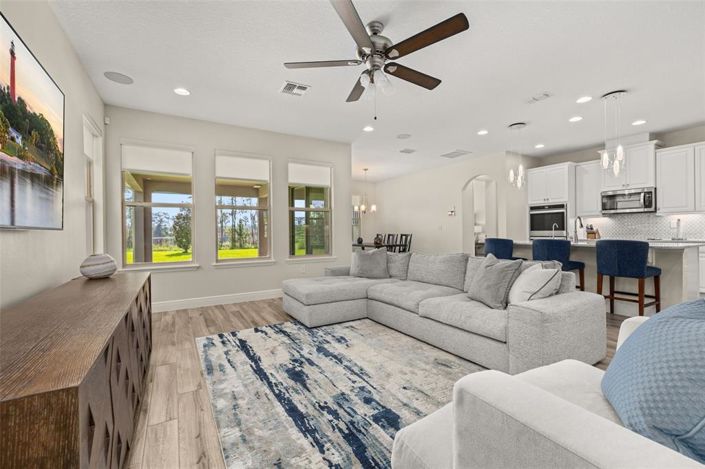 Image No.8-5 Bed House for sale