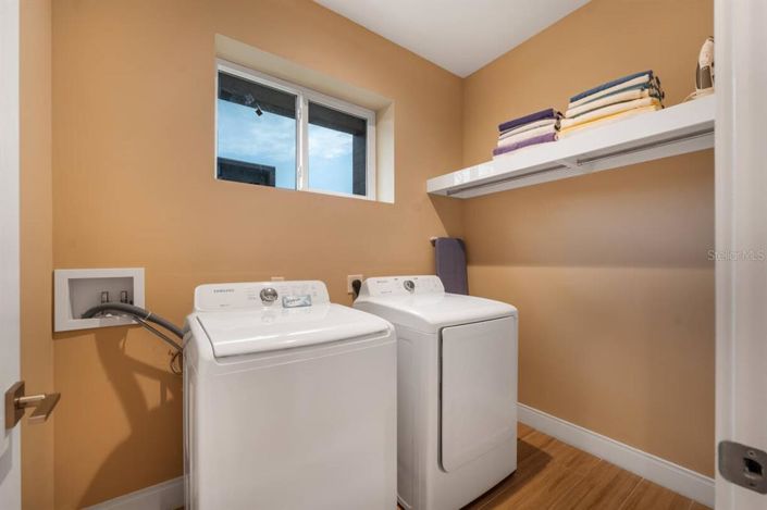 Image No.11-3 Bed House for sale