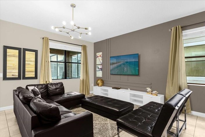 Image No.7-9 Bed House for sale