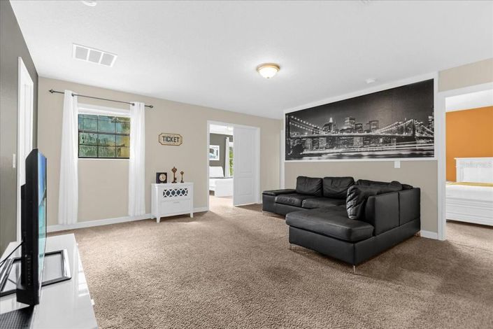 Image No.8-9 Bed House for sale