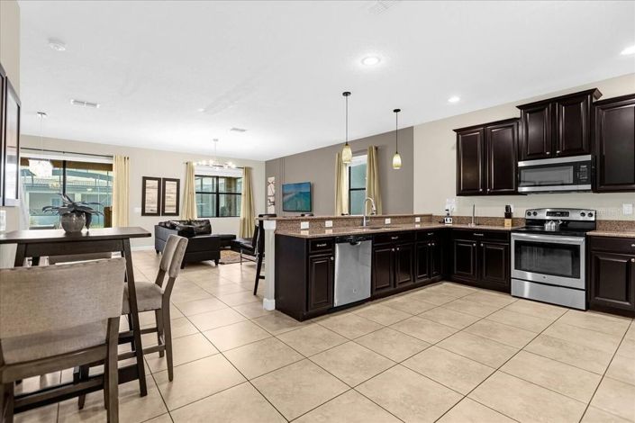 Image No.10-9 Bed House for sale