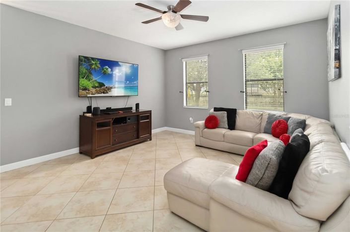 Image No.17-4 Bed House for sale