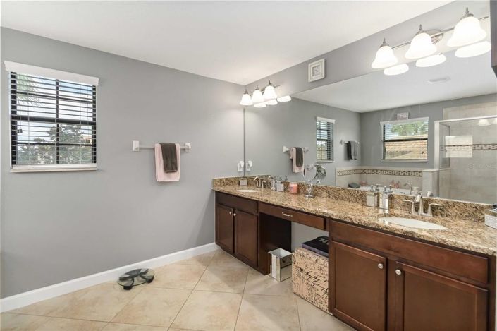 Image No.29-4 Bed House for sale