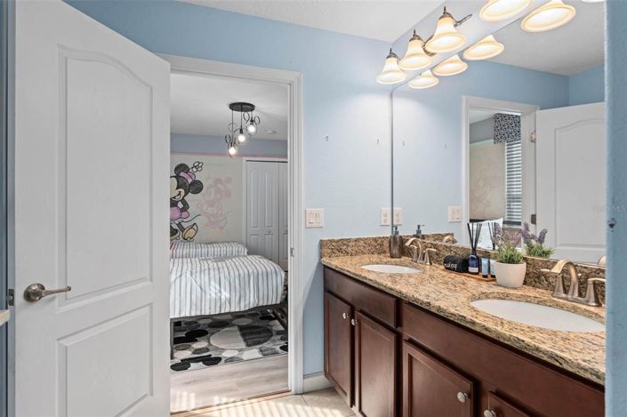 Image No.15-8 Bed House for sale