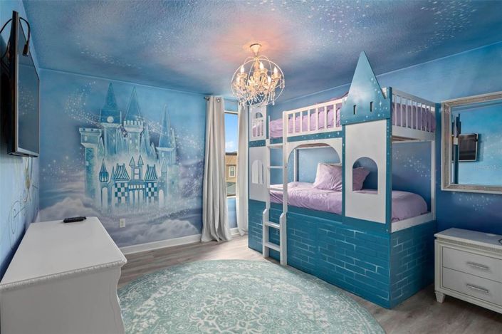 Image No.43-8 Bed House for sale