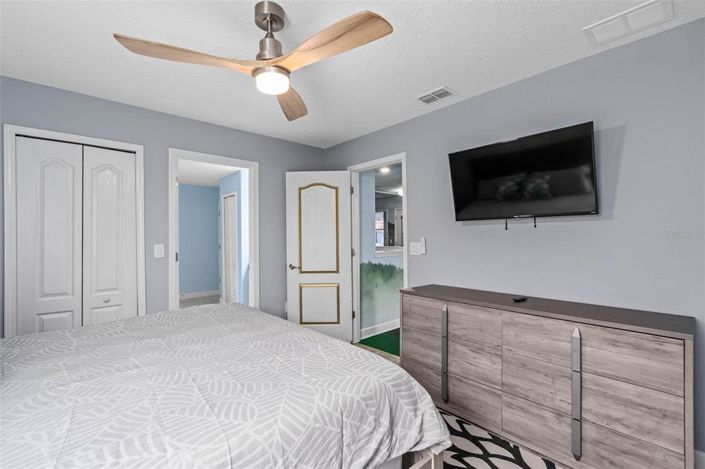 Image No.45-8 Bed Property for sale