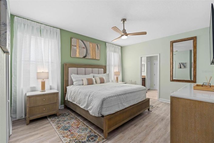 Image No.50-8 Bed House for sale