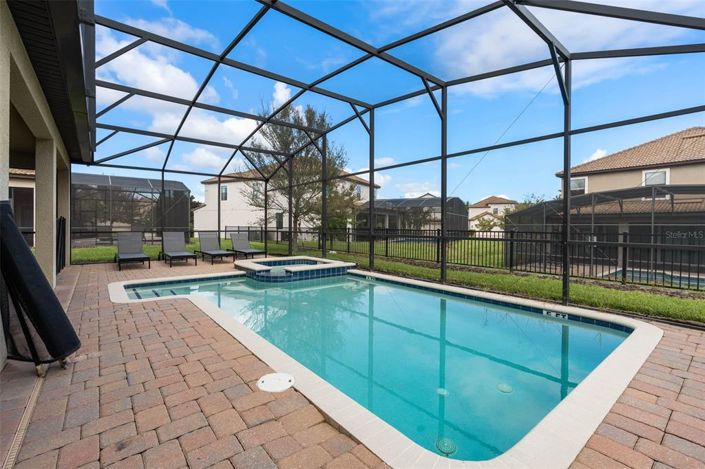 Image No.60-8 Bed House for sale