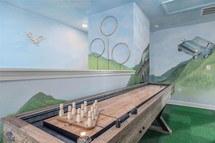 Image No.8-8 Bed House for sale