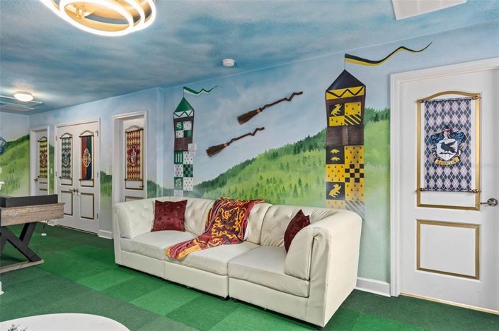 Image No.9-8 Bed House for sale