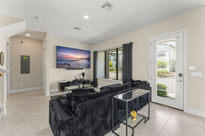 Image No.11-4 Bed Townhouse for sale