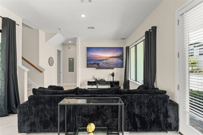 Image No.12-4 Bed Townhouse for sale