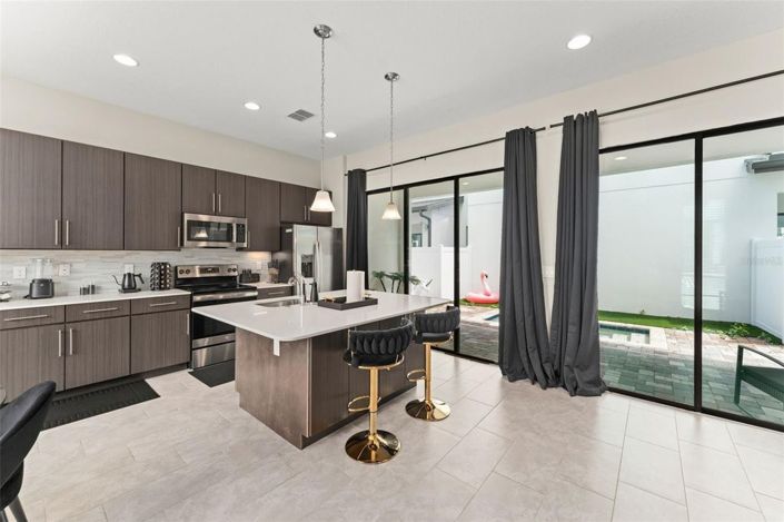 Image No.3-4 Bed Townhouse for sale