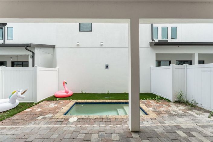 Image No.32-4 Bed Townhouse for sale