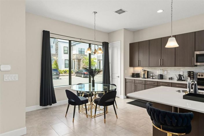 Image No.5-4 Bed Townhouse for sale