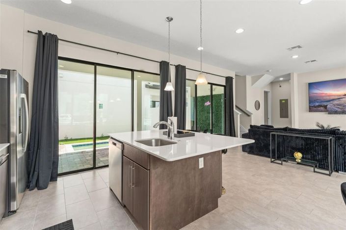 Image No.9-4 Bed Townhouse for sale