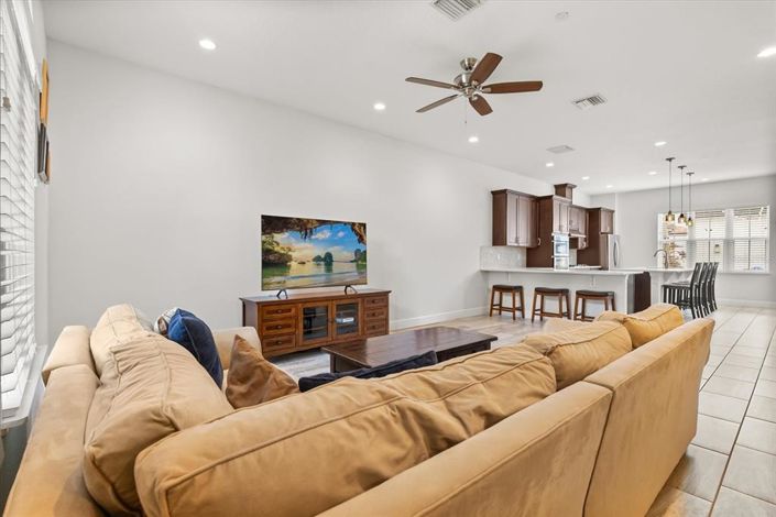 Image No.11-3 Bed Townhouse for sale