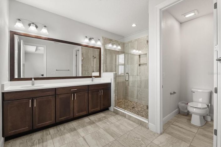 Image No.19-3 Bed Townhouse for sale