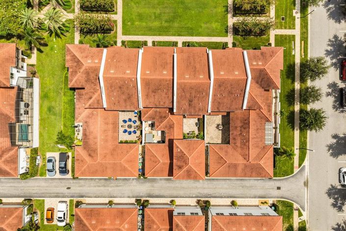 Image No.33-3 Bed Townhouse for sale