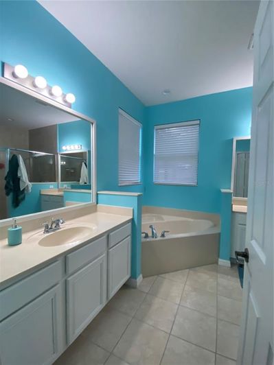 Image No.12-5 Bed House for sale