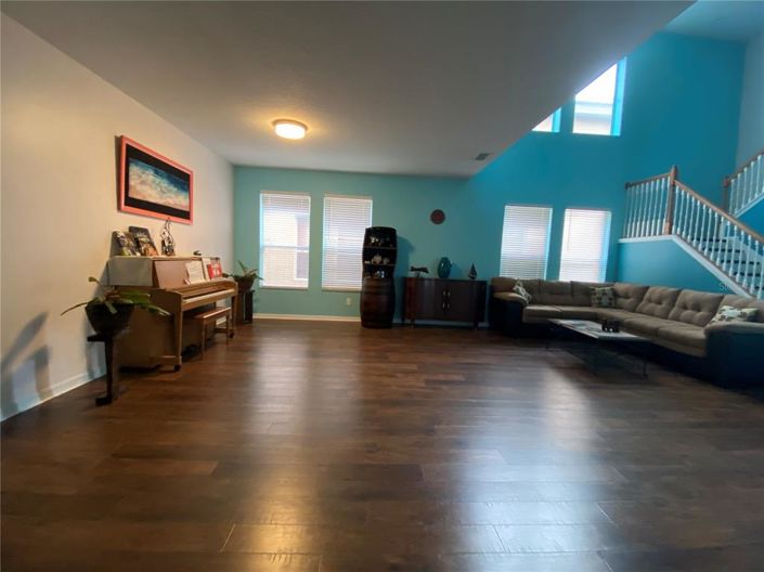 Image No.19-5 Bed House for sale