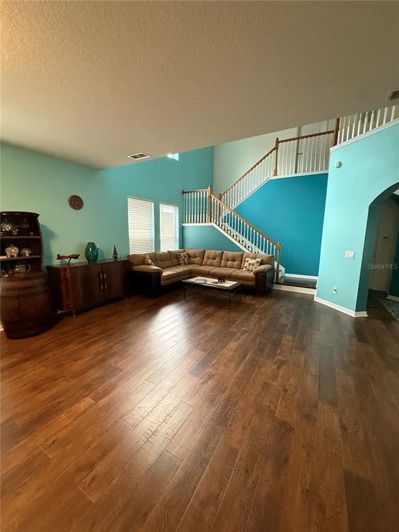 Image No.36-5 Bed House for sale