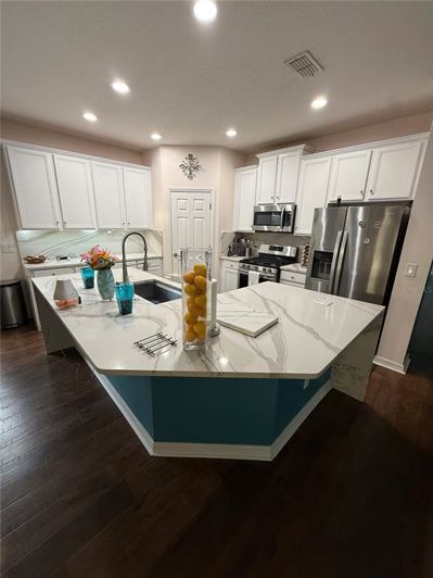 Image No.38-5 Bed House for sale