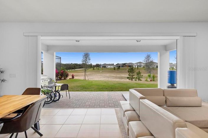 Image No.20-4 Bed House for sale