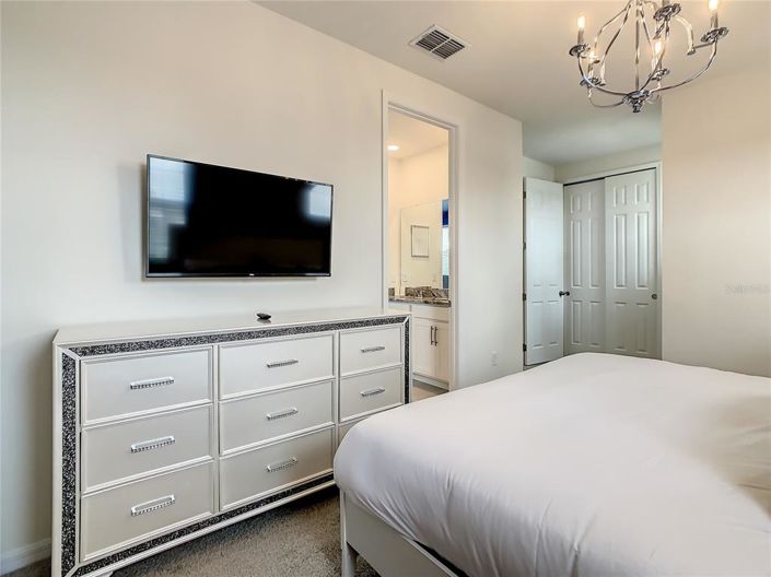 Image No.52-10 Bed House for sale