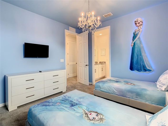 Image No.54-10 Bed House for sale