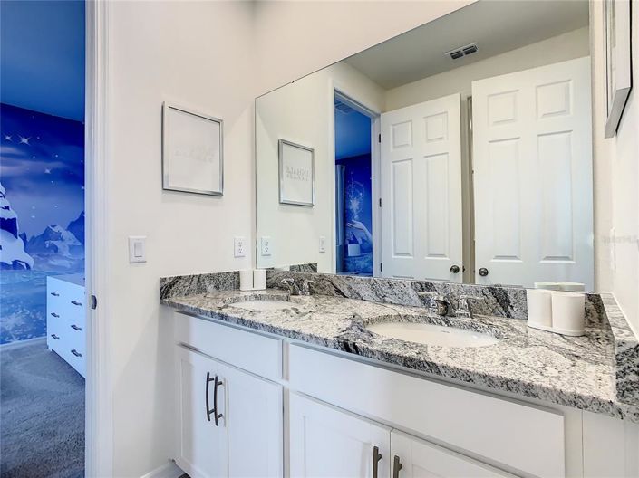 Image No.56-10 Bed House for sale