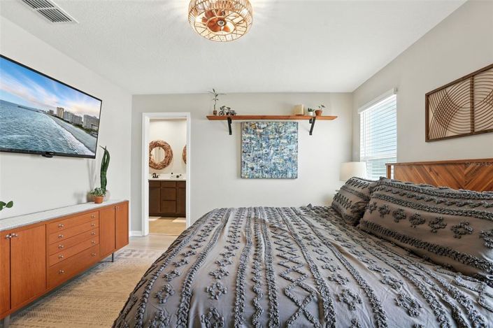 Image No.16-3 Bed Townhouse for sale