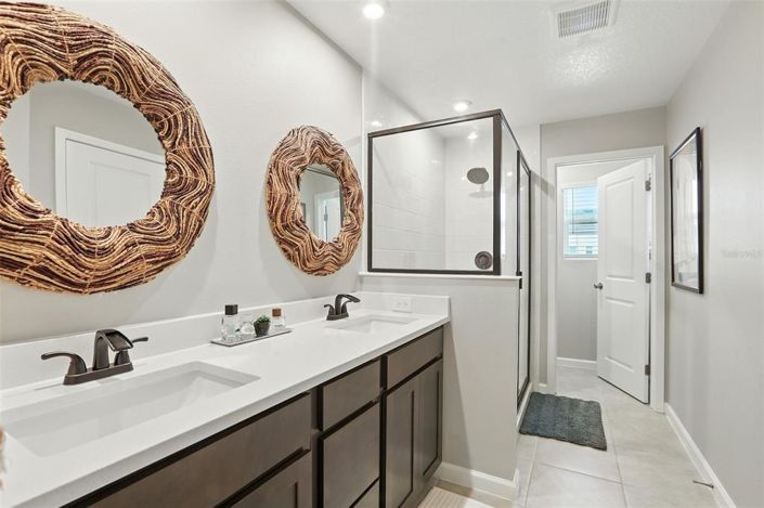 Image No.19-3 Bed Townhouse for sale