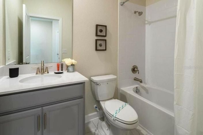 Image No.18-5 Bed House for sale