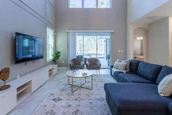 Image No.8-5 Bed House for sale