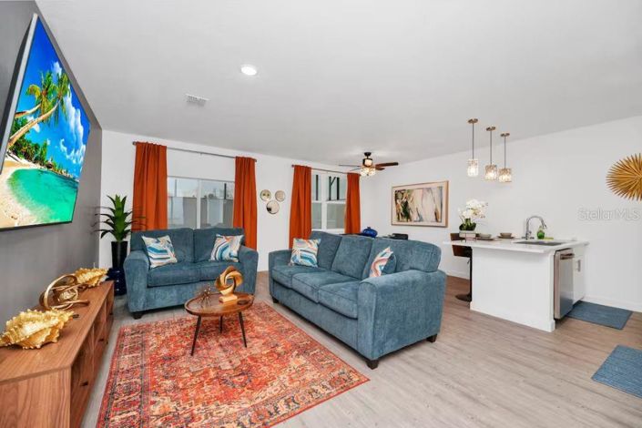 Image No.6-3 Bed Townhouse for sale