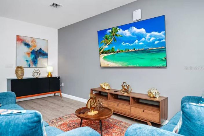 Image No.8-3 Bed Townhouse for sale