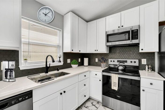 Image No.13-4 Bed House for sale