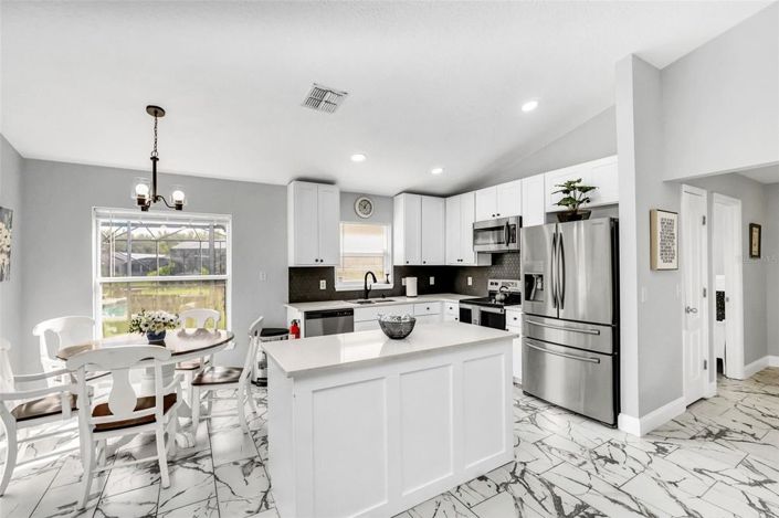 Image No.18-4 Bed House for sale