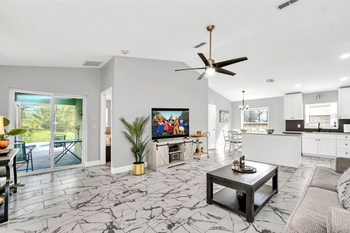 Image No.25-4 Bed House for sale