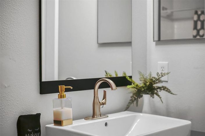 Image No.29-4 Bed House for sale