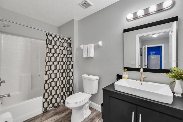 Image No.34-4 Bed House for sale