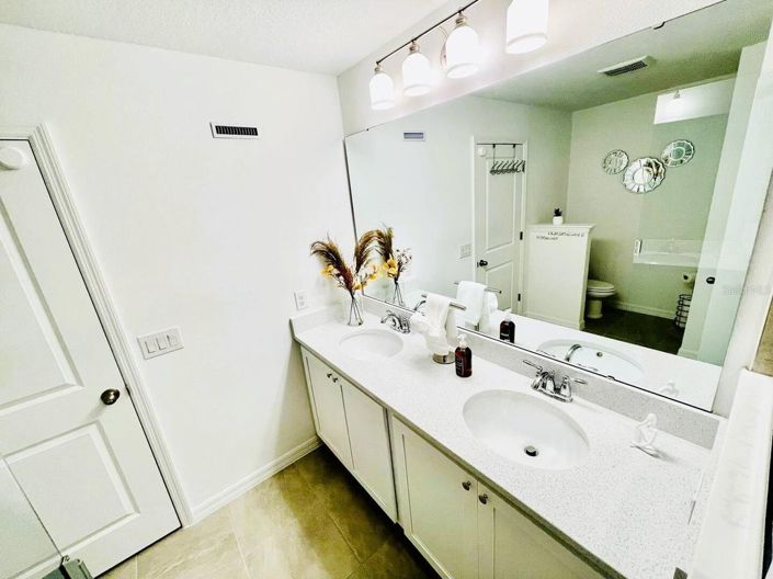 Image No.25-3 Bed Townhouse for sale