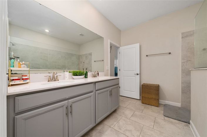 Image No.27-4 Bed Property for sale