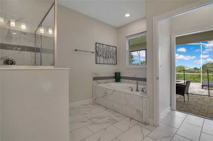 Image No.18-8 Bed House for sale