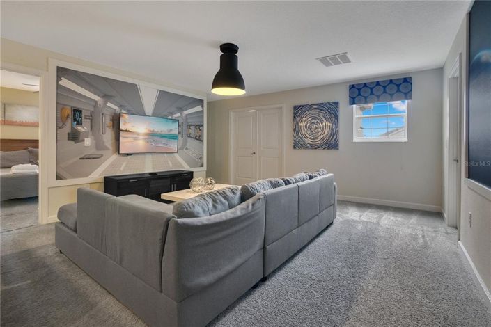 Image No.25-8 Bed House for sale