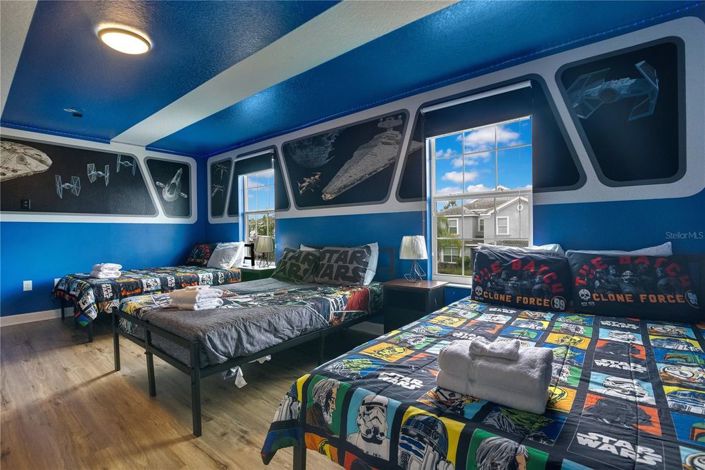 Image No.30-8 Bed House for sale