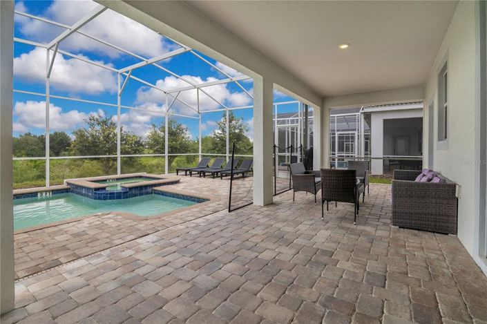 Image No.38-8 Bed House for sale