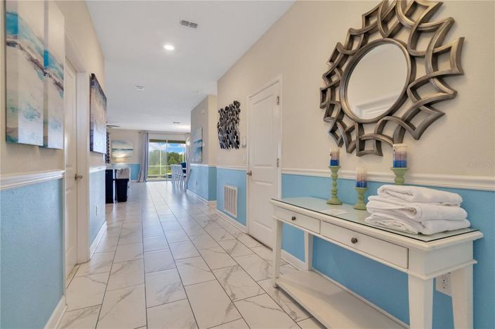 Image No.6-8 Bed House for sale