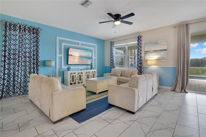 Image No.7-8 Bed House for sale